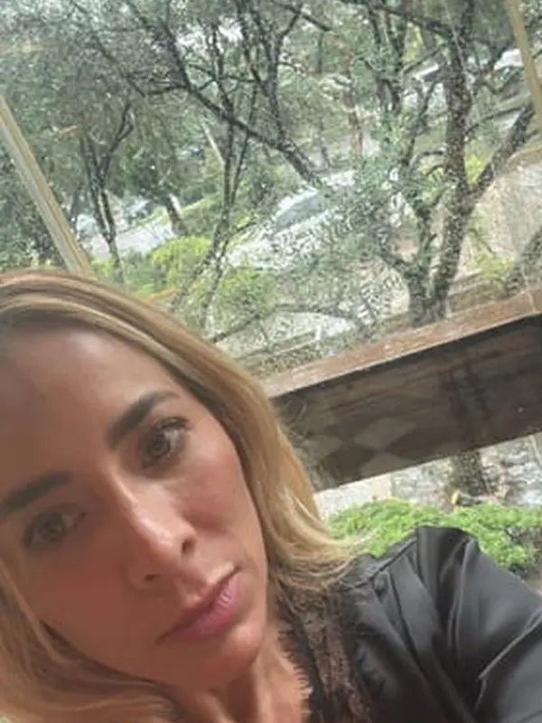 Foto de la reseña de Leslie